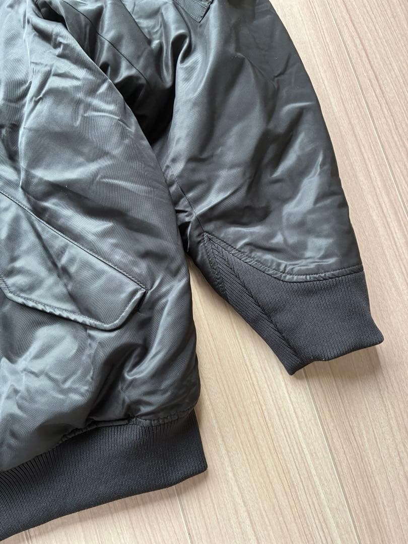 s*i様 UNIQLO +J ハイブリッドダウンオーバーサイズMA-1ブルゾン