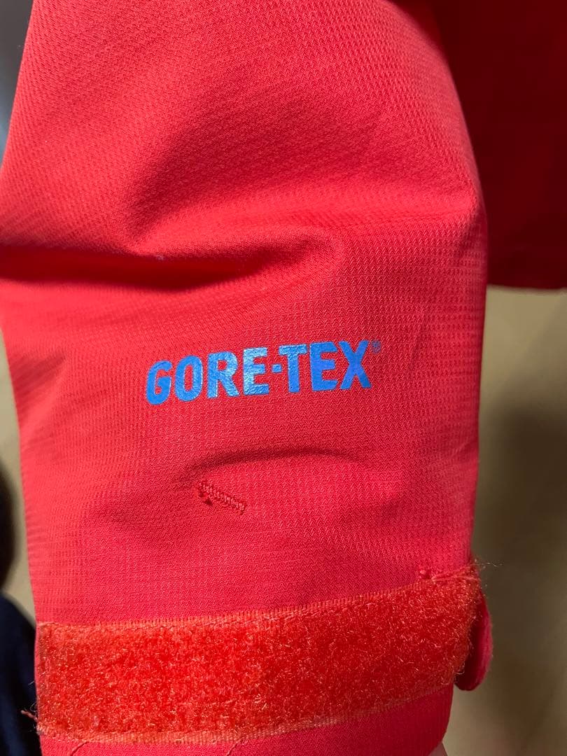 [ak] BURTON GORE-TEX レッドジャケット S スノボ　バートン