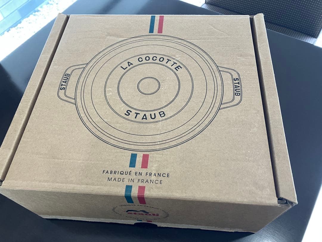 STAUB【未使用新品】ピコ・ココット・ラウンド・ ブラック　両手鍋 24cm