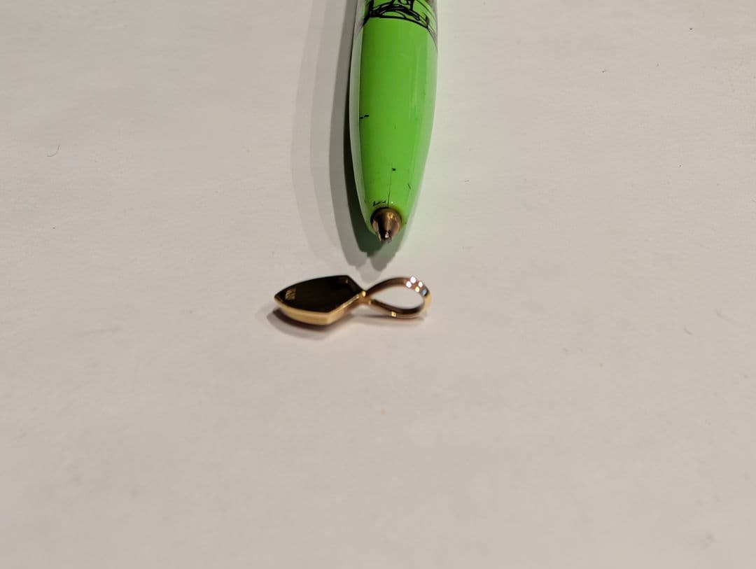 １８金　チャーム