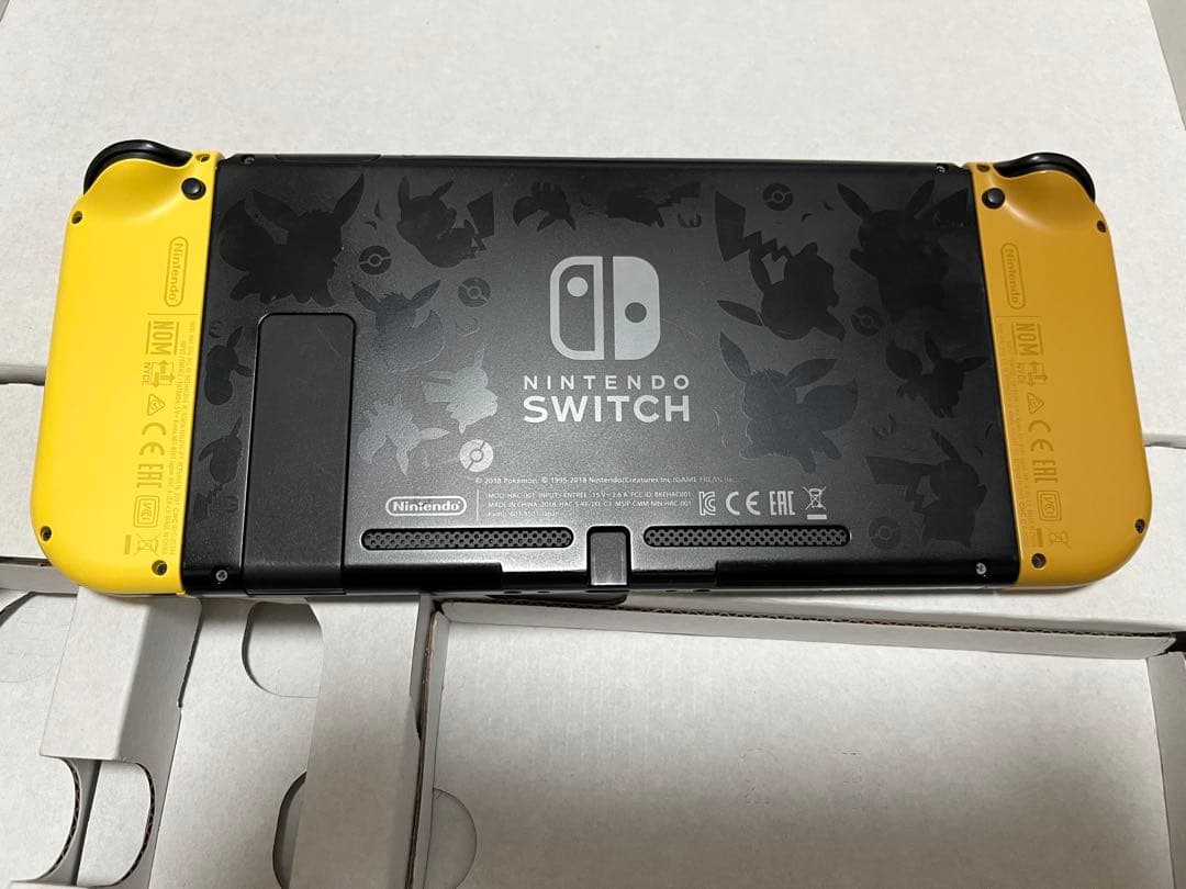 Nintendo Switch 本体　ピカブイ版