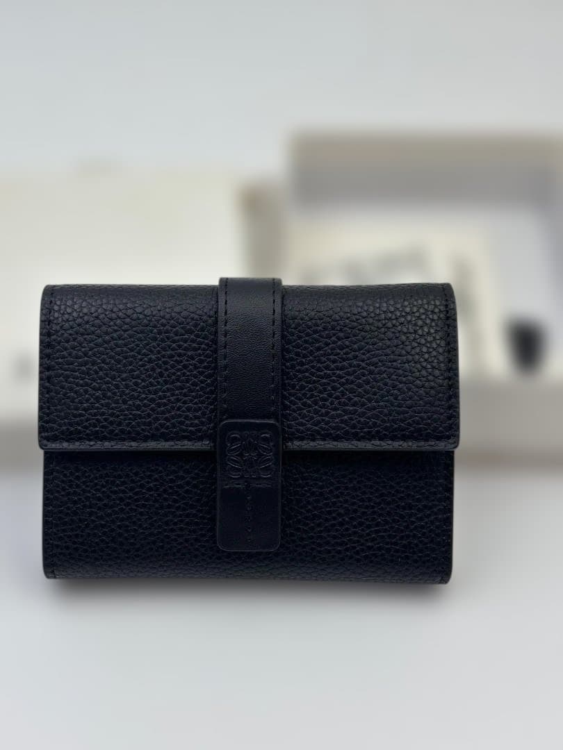 LOEWE ブラック 三つ折り財布