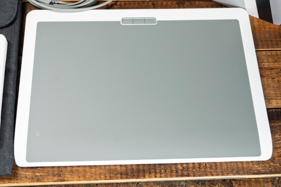 xencelabs ペンタブレット Medium　BPH1212W-A　板タブ