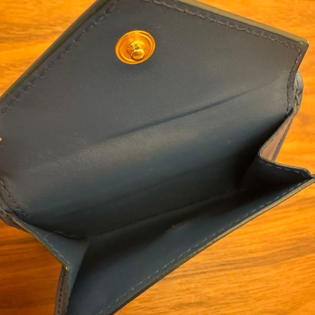 PRADA ブルー　三つ折り財布