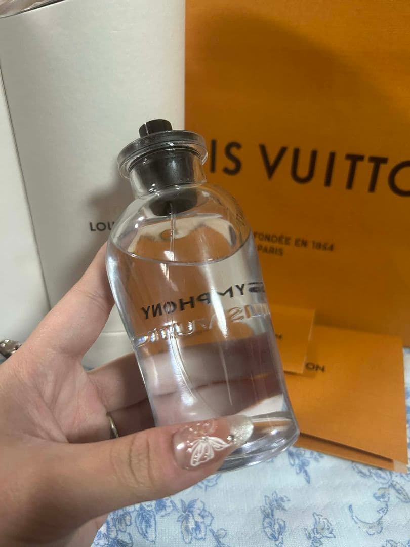 カ*ナ様 ルイヴィトン SYMPHONY 香水 100ml 残量90〜95% 付