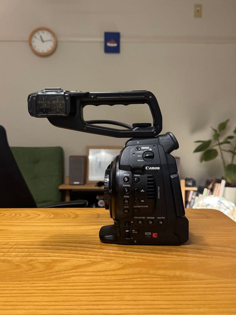 Canon EOS C100 業務用ビデオカメラ本体
