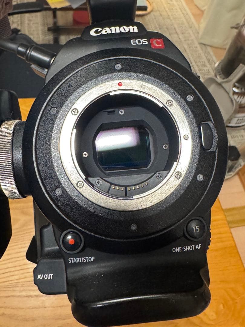 Canon EOS C100 業務用ビデオカメラ本体