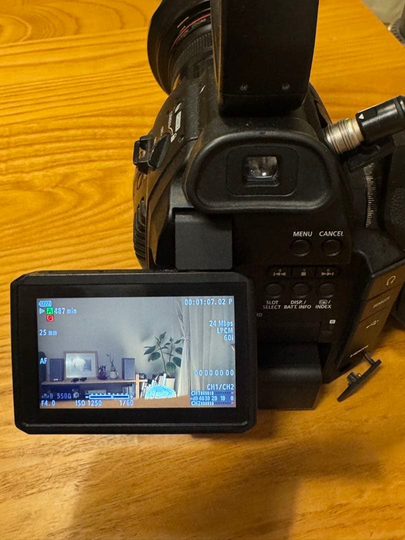 Canon EOS C100 業務用ビデオカメラ本体