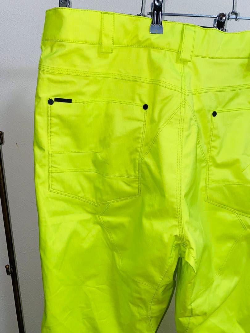 VOLCOM 蛍光イエロー スノーボードパンツ