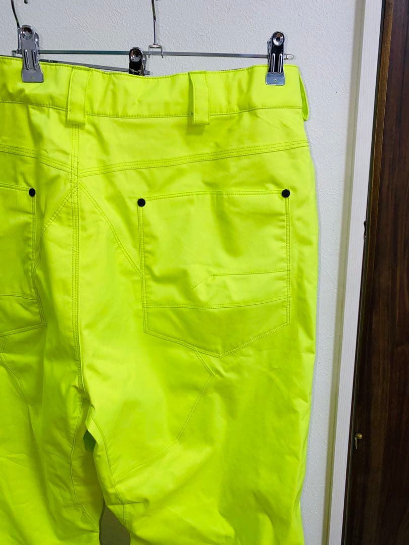 VOLCOM 蛍光イエロー スノーボードパンツ