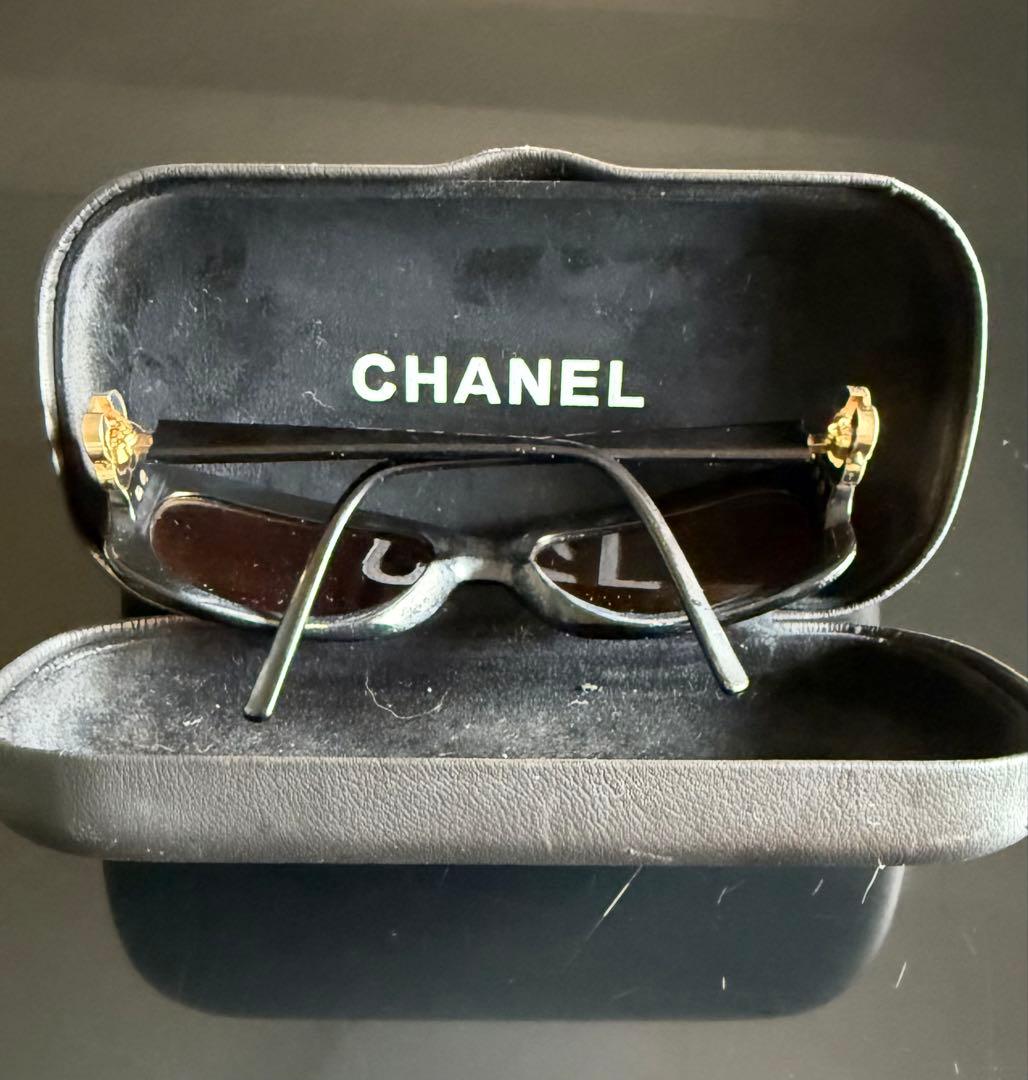 【たくや】　CHANEL ブラウンレンズ サングラス ケース付き