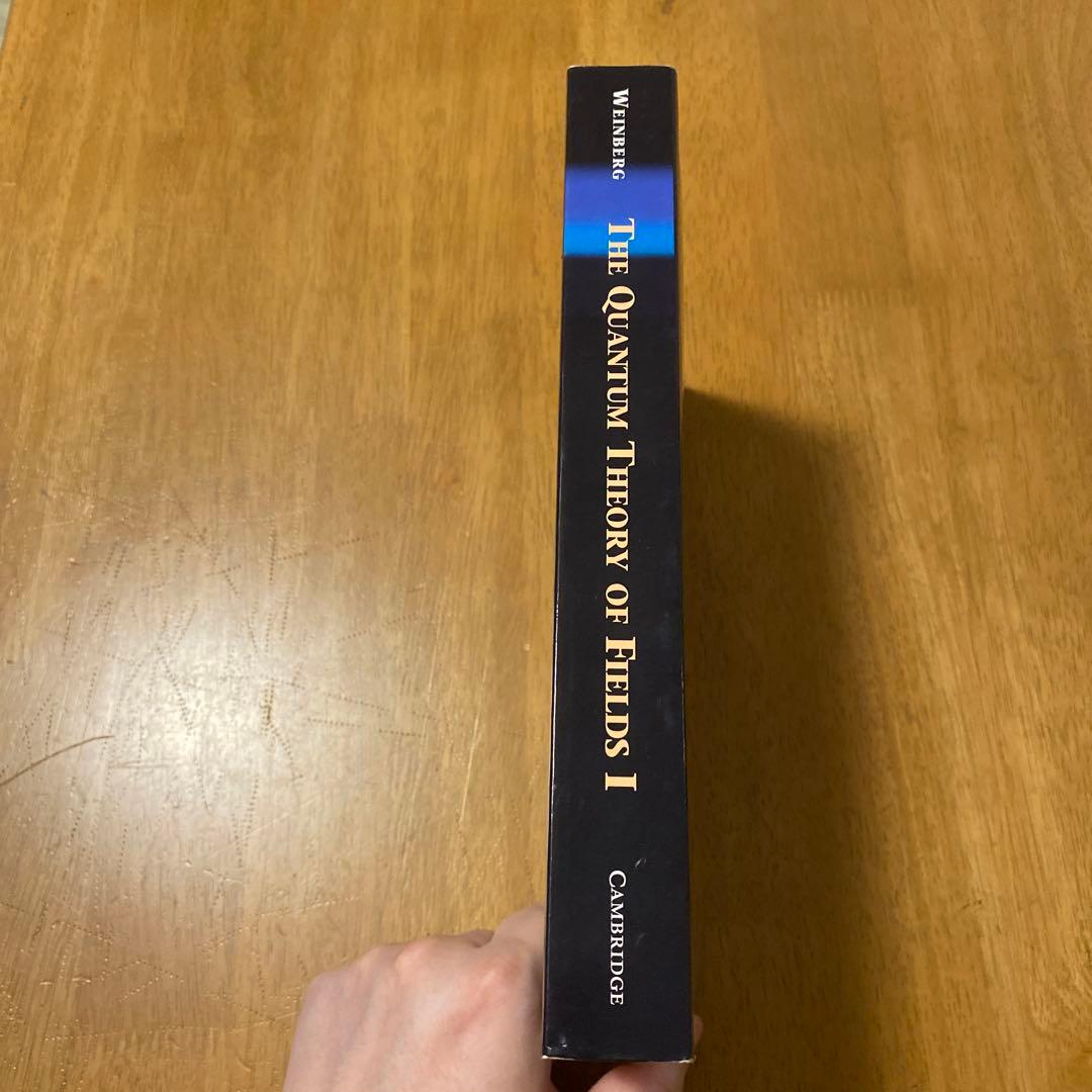洋書 THE QUANTUM THEORY OF FIELDS Volume 1