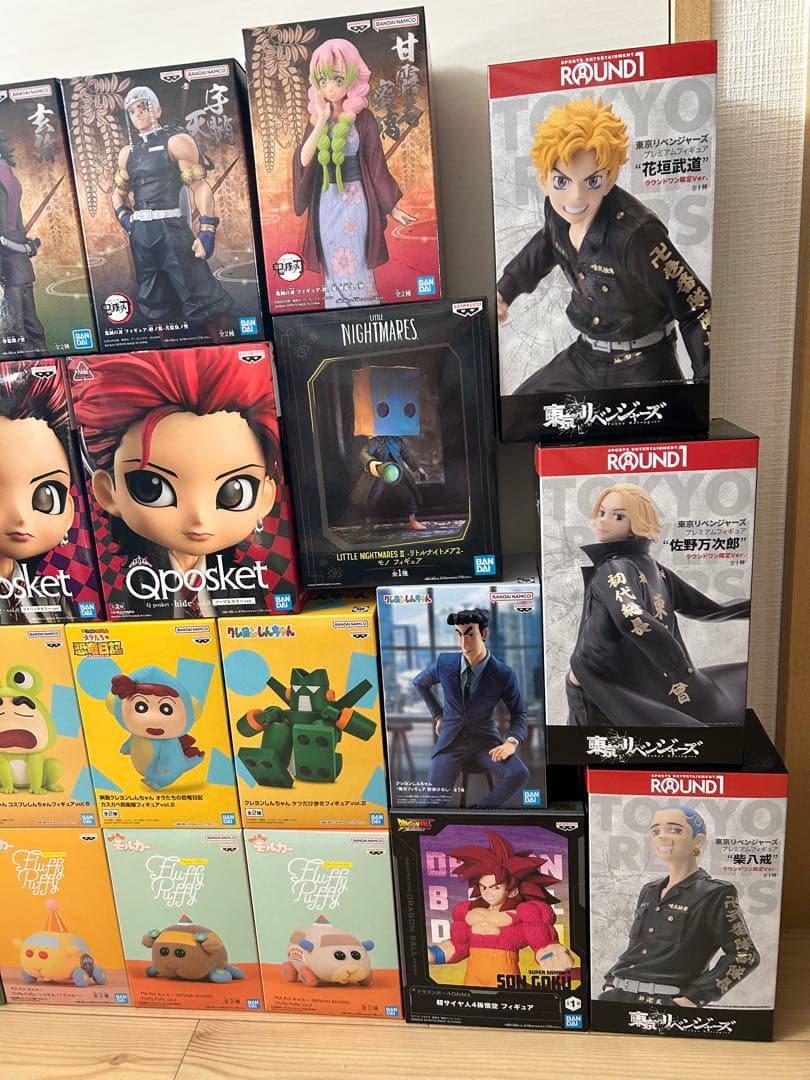 フィギュアまとめ売り20個　クレヨンしんちゃん　鬼滅の刃　東リベ　モルカー他