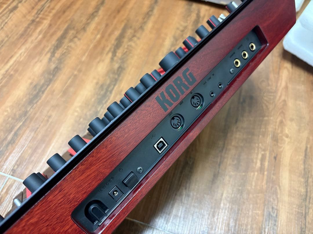 KORG minilogue bass アナログシンセサイザー　動作確認済み