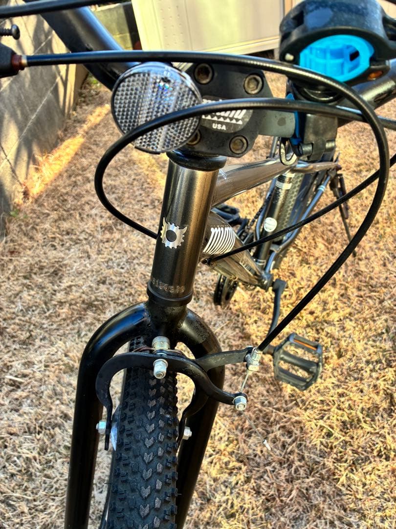 ジュニア自転車　26インチ　マウンテンバイク（ヘルメット付き）