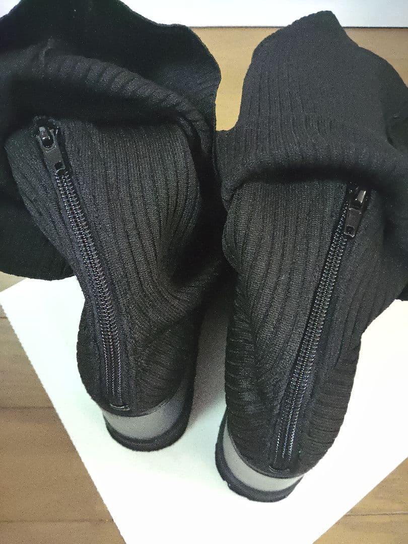 MURUAの黒のルージーソックブーツ
