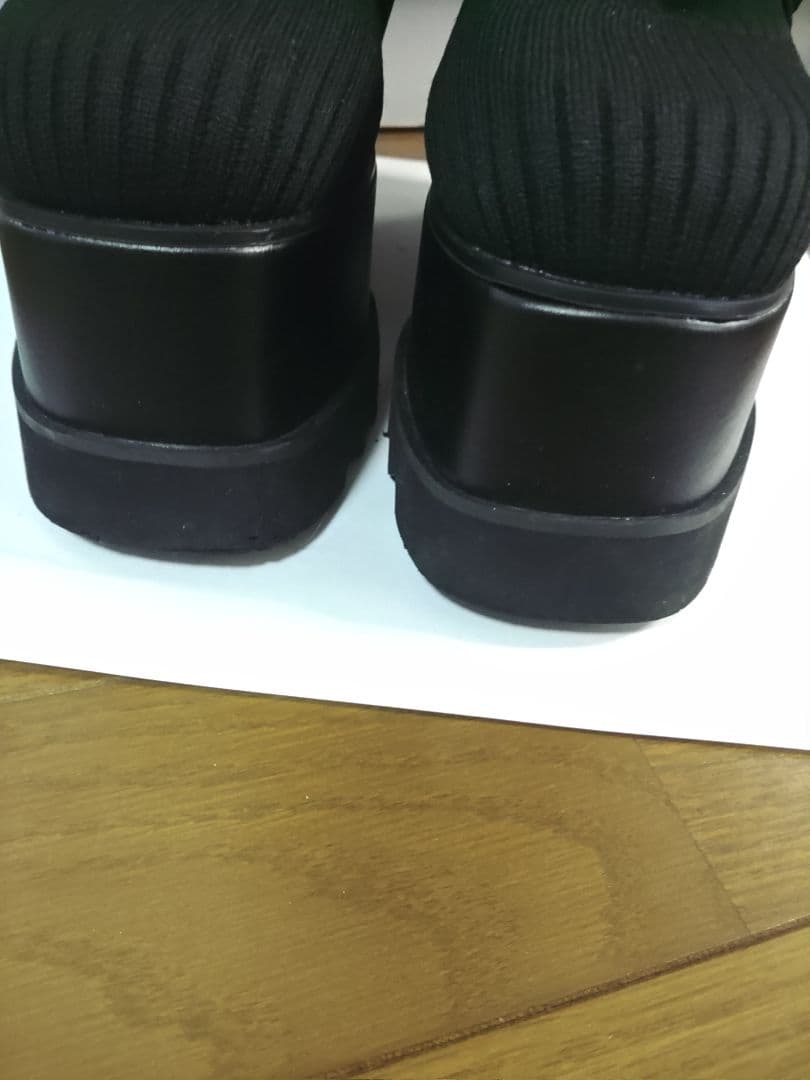 MURUAの黒のルージーソックブーツ