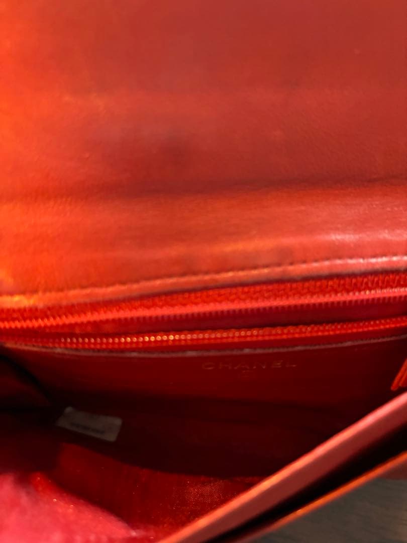 CHANEL 赤 二つ折り財布　本革