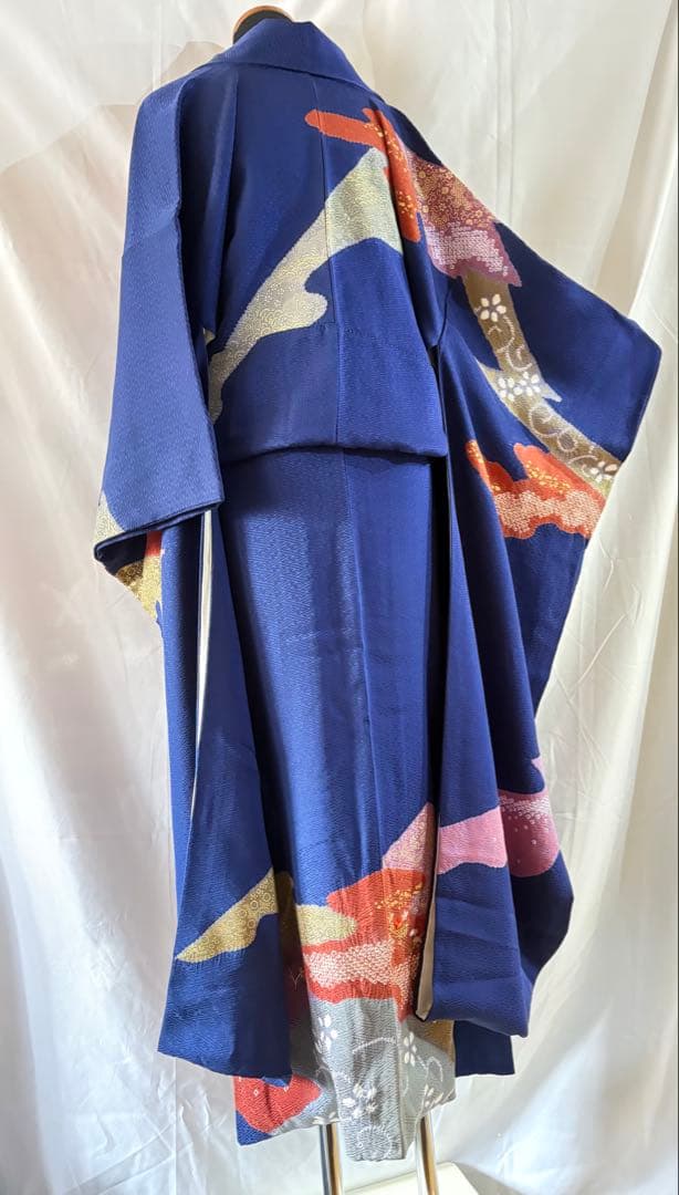 青色 振袖 雲模様 金糸刺繍　美品　Mサイズ　156