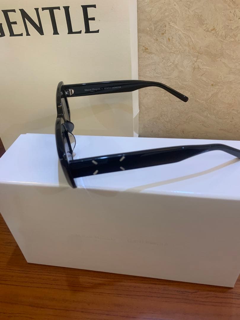 ジェントルモンスター GENTLE MONSTER MM106 01 コラボ