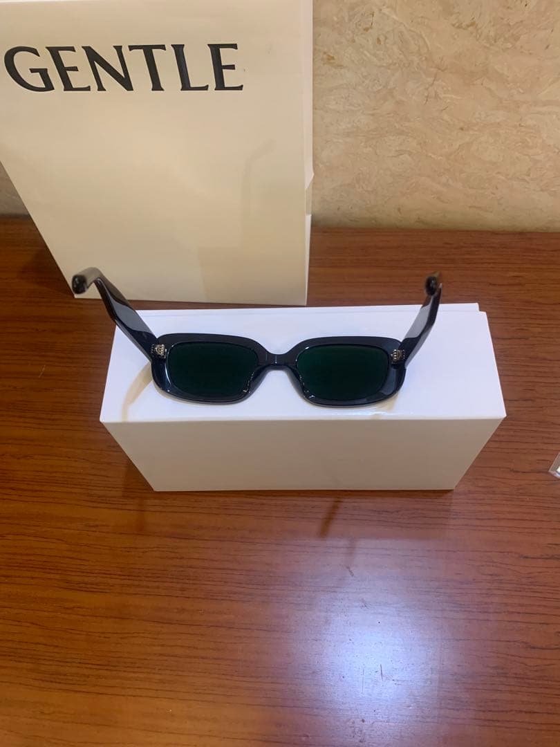 ジェントルモンスター GENTLE MONSTER MM106 01 コラボ