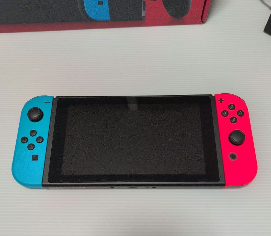 Nintendo Switch 本体 付属品完備 収納ケース 訳ありプロコン付き