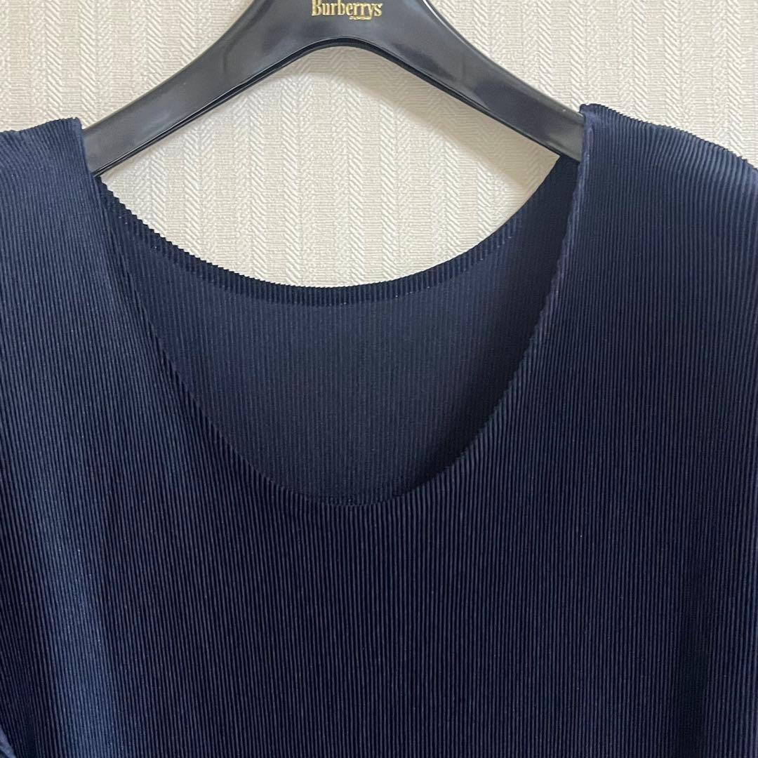 PLEATSPLEASE イッセイミヤケ カットソー 半袖　ネイビー 3