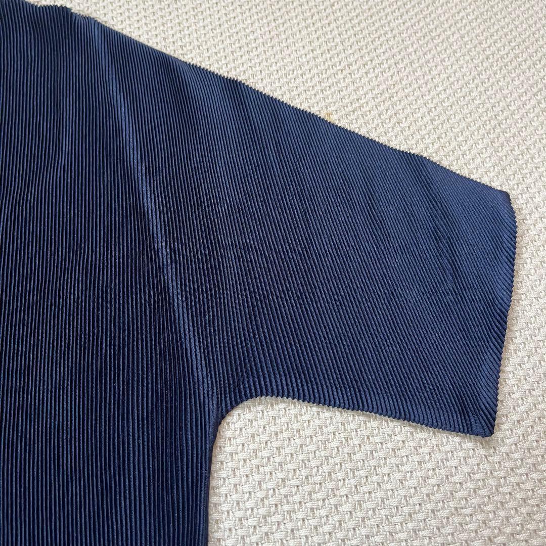 PLEATSPLEASE イッセイミヤケ カットソー 半袖　ネイビー 3