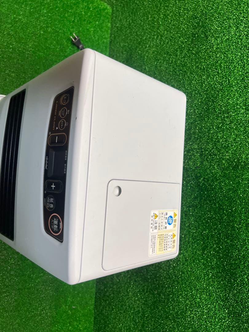 美品高年式　LC-33M(W)マット ホワイト　トヨトミ 　石油ファンヒーター