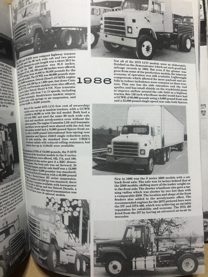 洋書 INTERNATIONAL TRUCKS