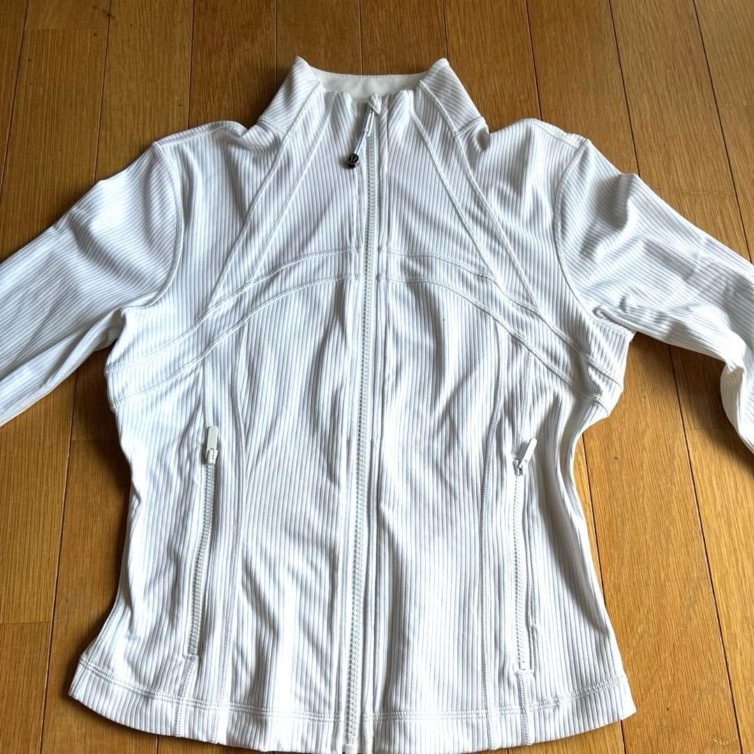 極美品　ルルレモン クロップ Define ジャケット リブNulu サイズ6