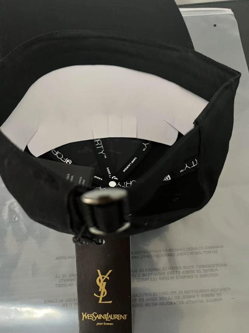 YSL ブラックキャップ
