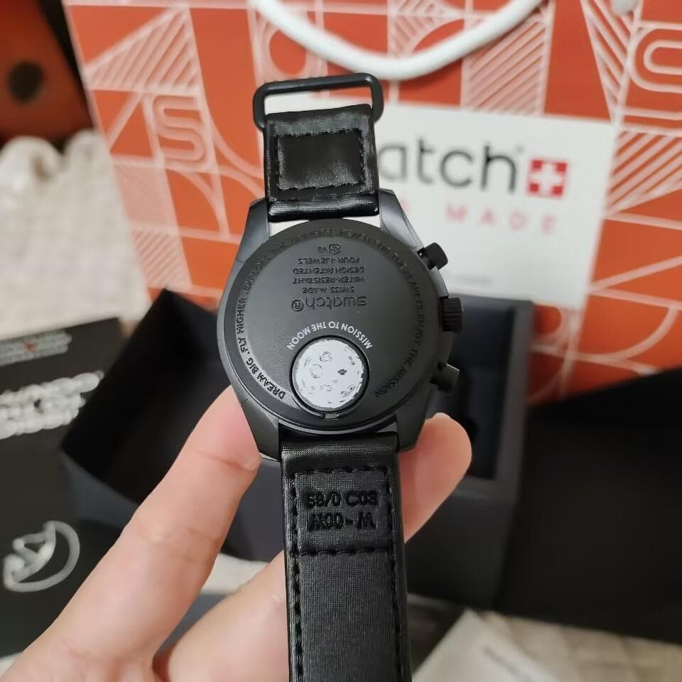 オメガ×スウォッチ MISSION TO THE MOONPHASE スヌーピー