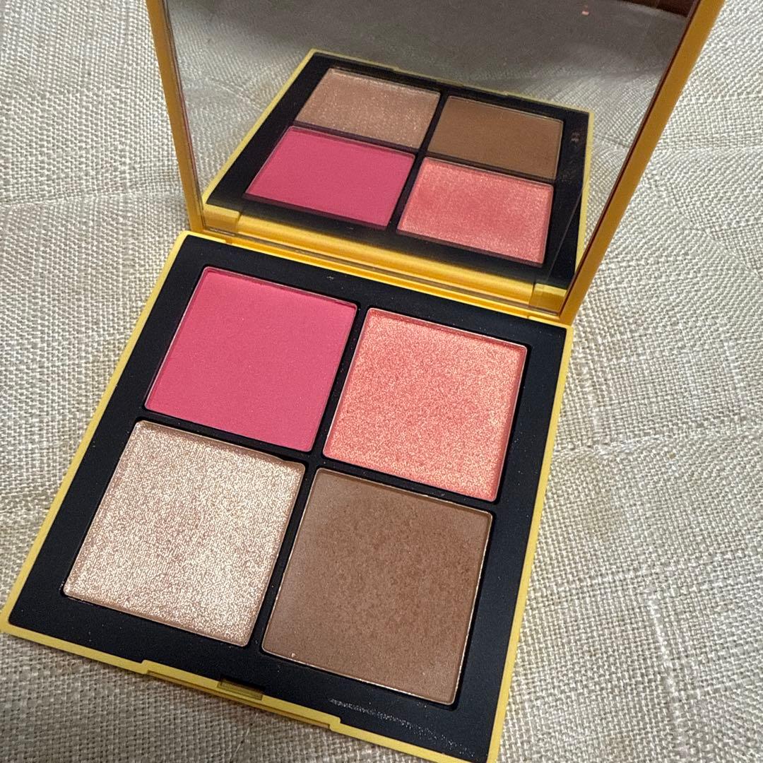 NARS ホットエスケープ　チークパレット II