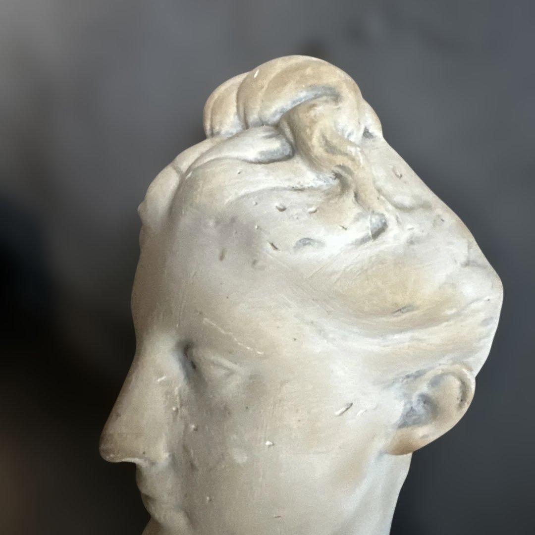 女性の頭部像 石膏製 約30cm