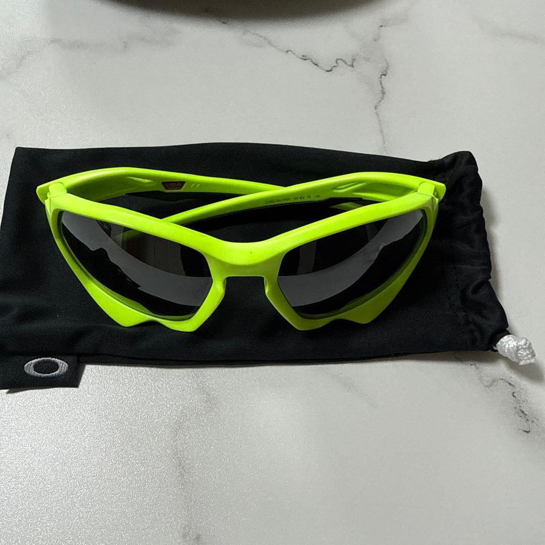 Oakley ネオンイエロー サングラス