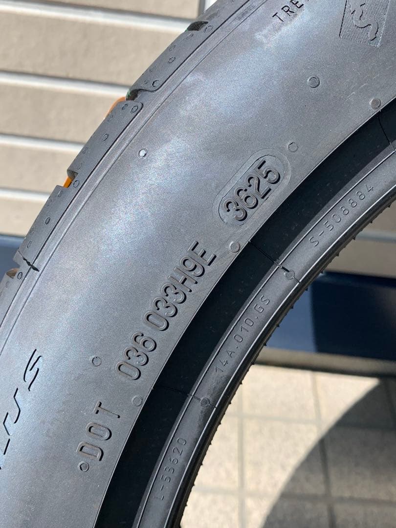 タイヤ・ホイール 245/40R19 Continental Extreme Contact