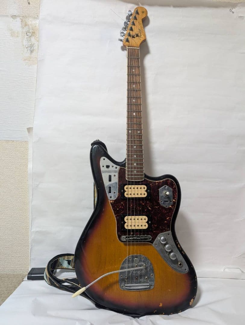 つ*ま様 Fender  Cobain Road Worn Jaguar