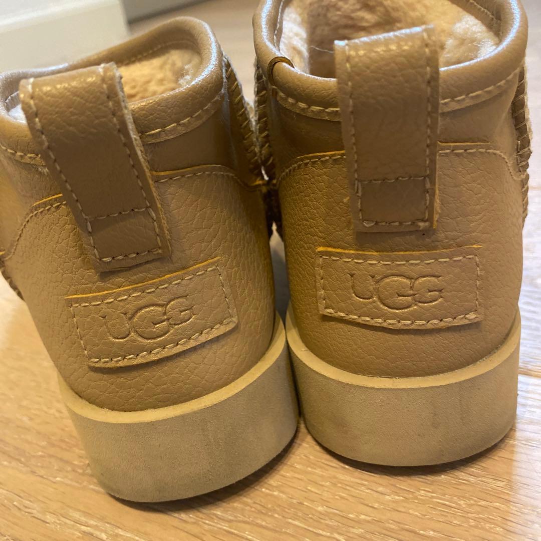 美品　UGG ショートブーツ