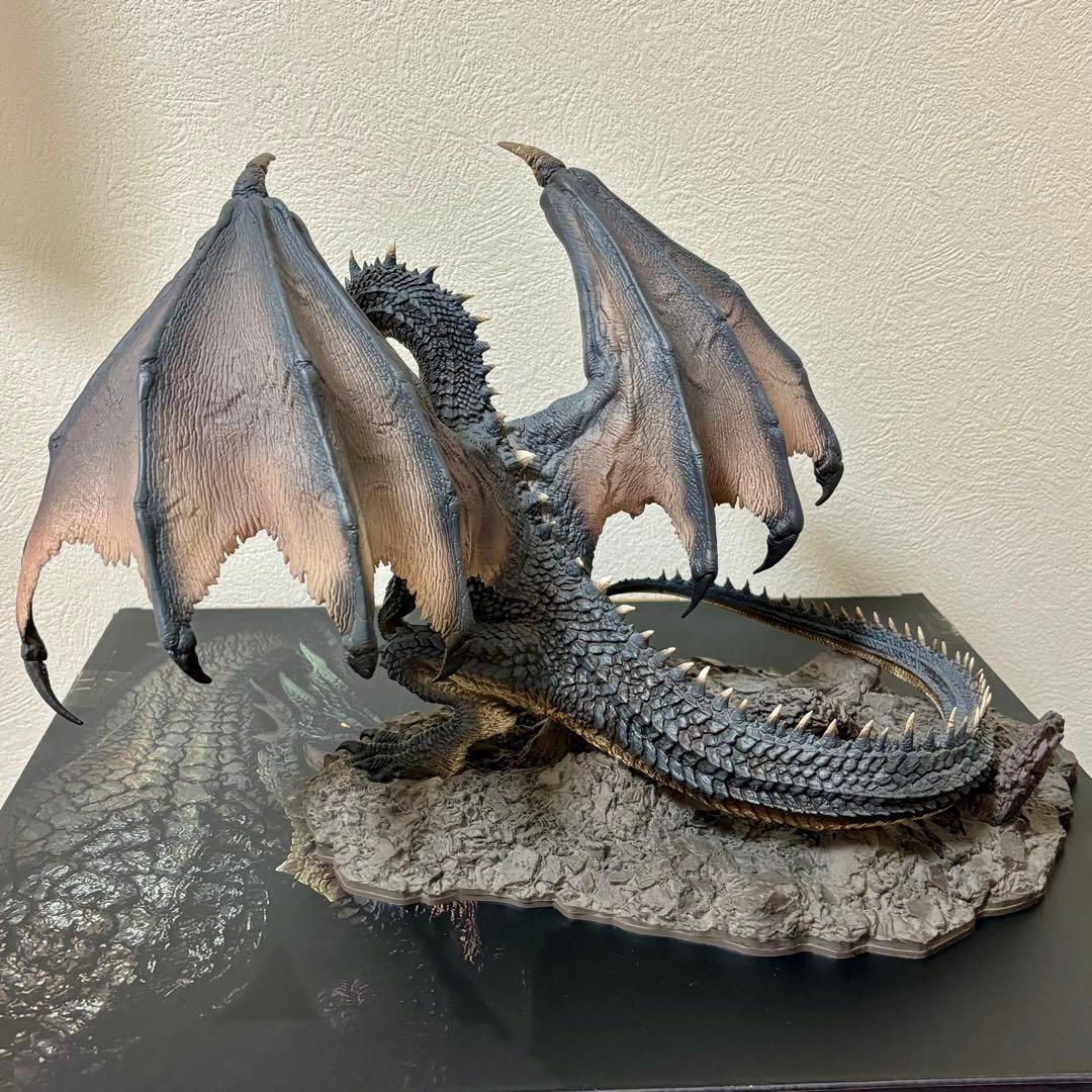 モンハン　ミラボレアス　クリエイターズモデル　フィギュア