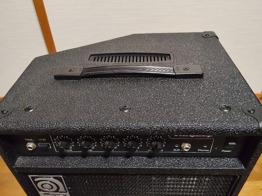 美品 ampeg ba-108 v2 ベースアンプ