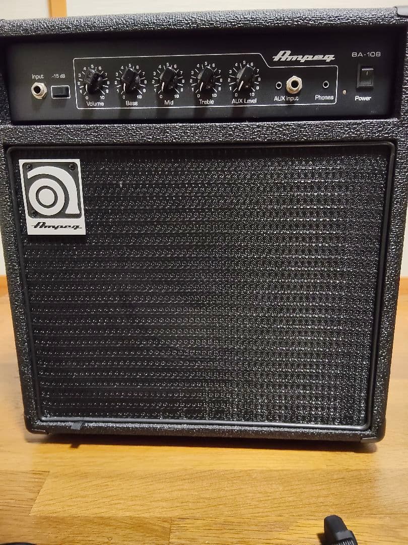 美品 ampeg ba-108 v2 ベースアンプ