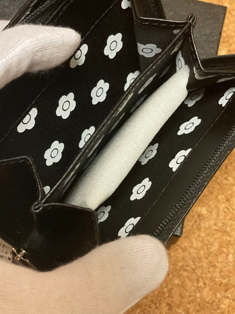 ◆感謝価格◆MARY QUANT◆デイジーエンボスフロートウォレット◆
