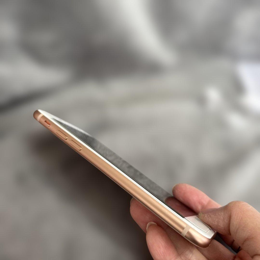 iPhone 8 ゴールド 4.7インチ 本体