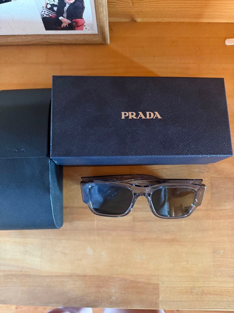 本日まで出品‼️PRADA シンボルサングラス