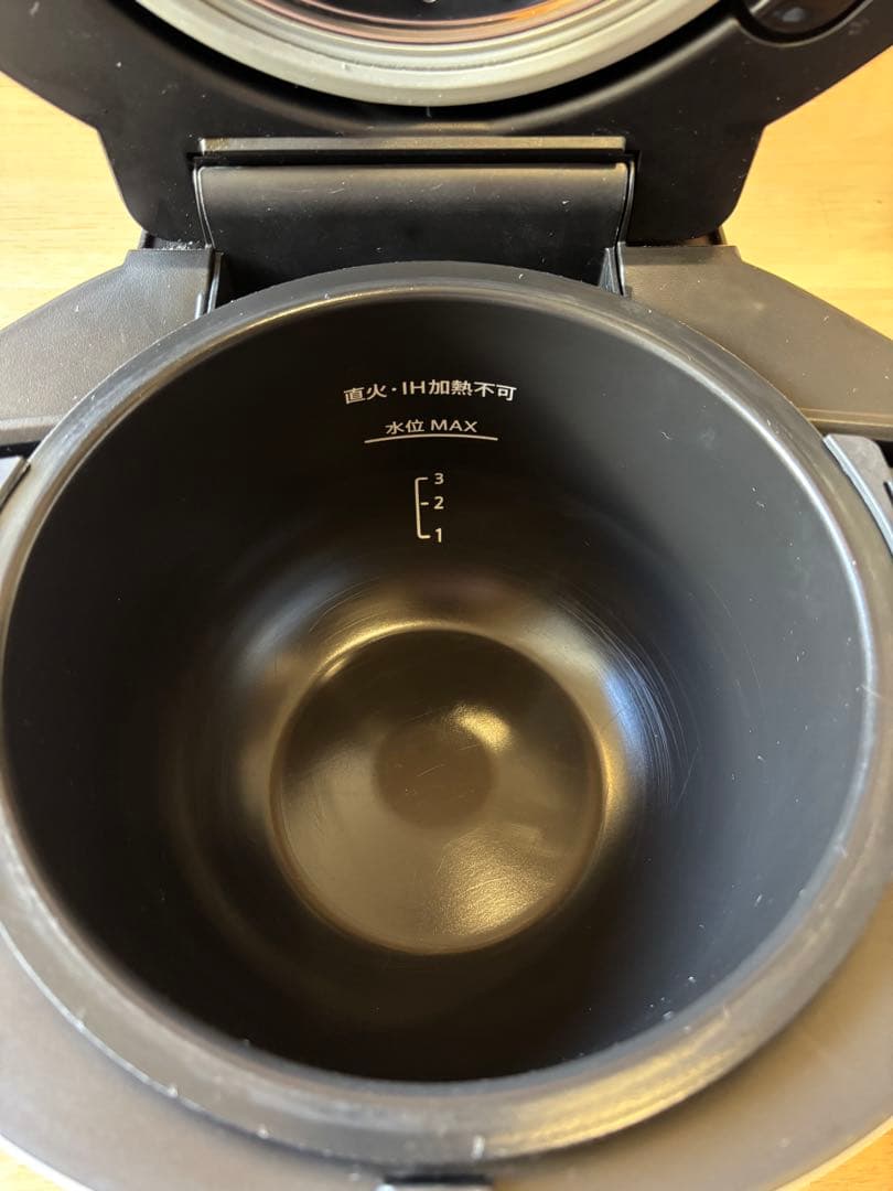 SHARP ヘルシオ　ホットクック　KN-HW16G-W 水なし自動調理器