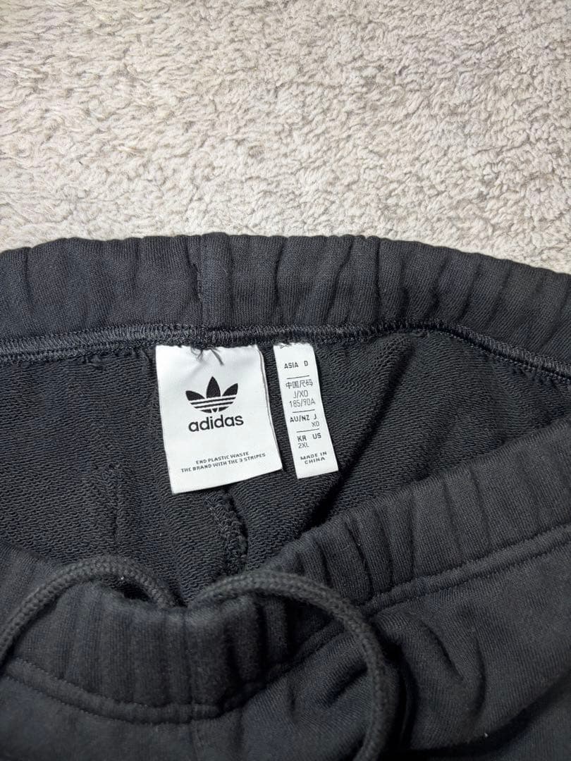 美品adidasジャージセットアップ