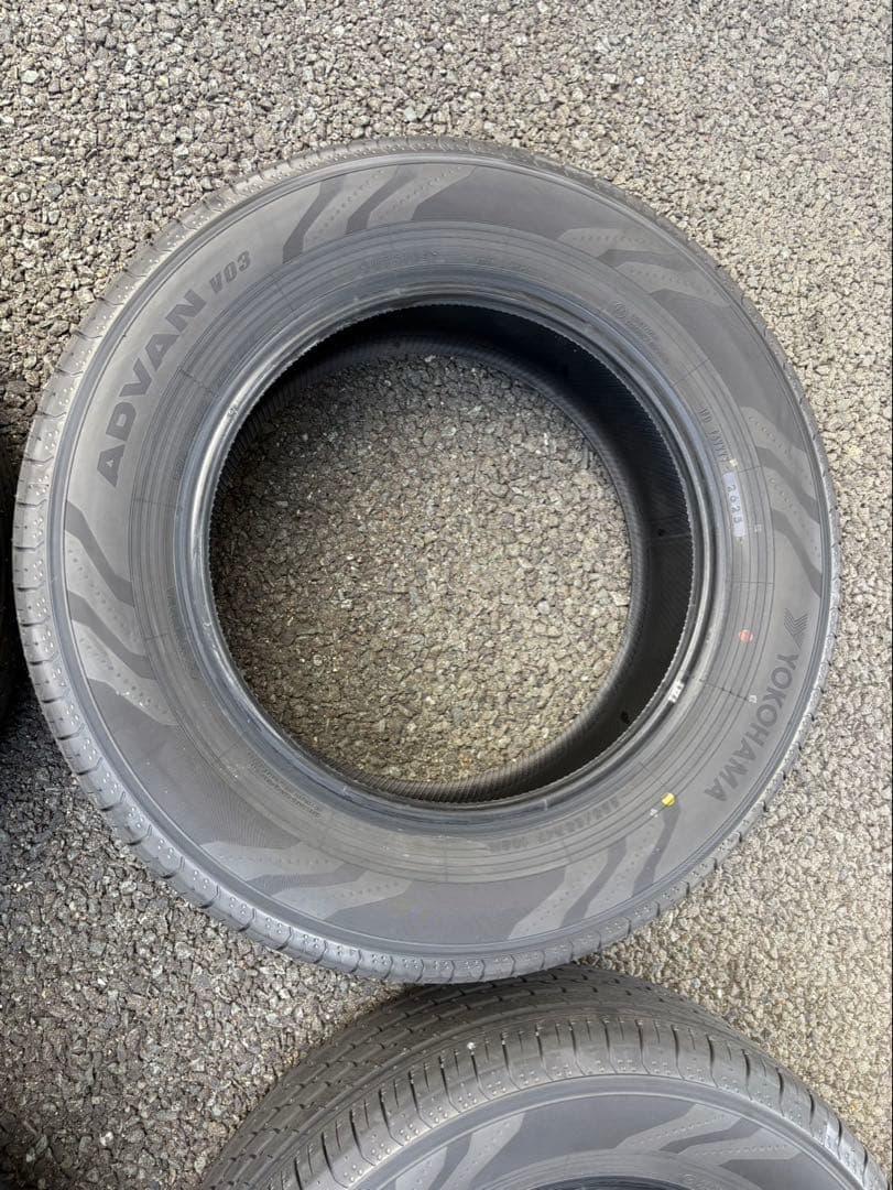 新車外し　YOKOHAMA 225/65R17 タイヤ 4本セット