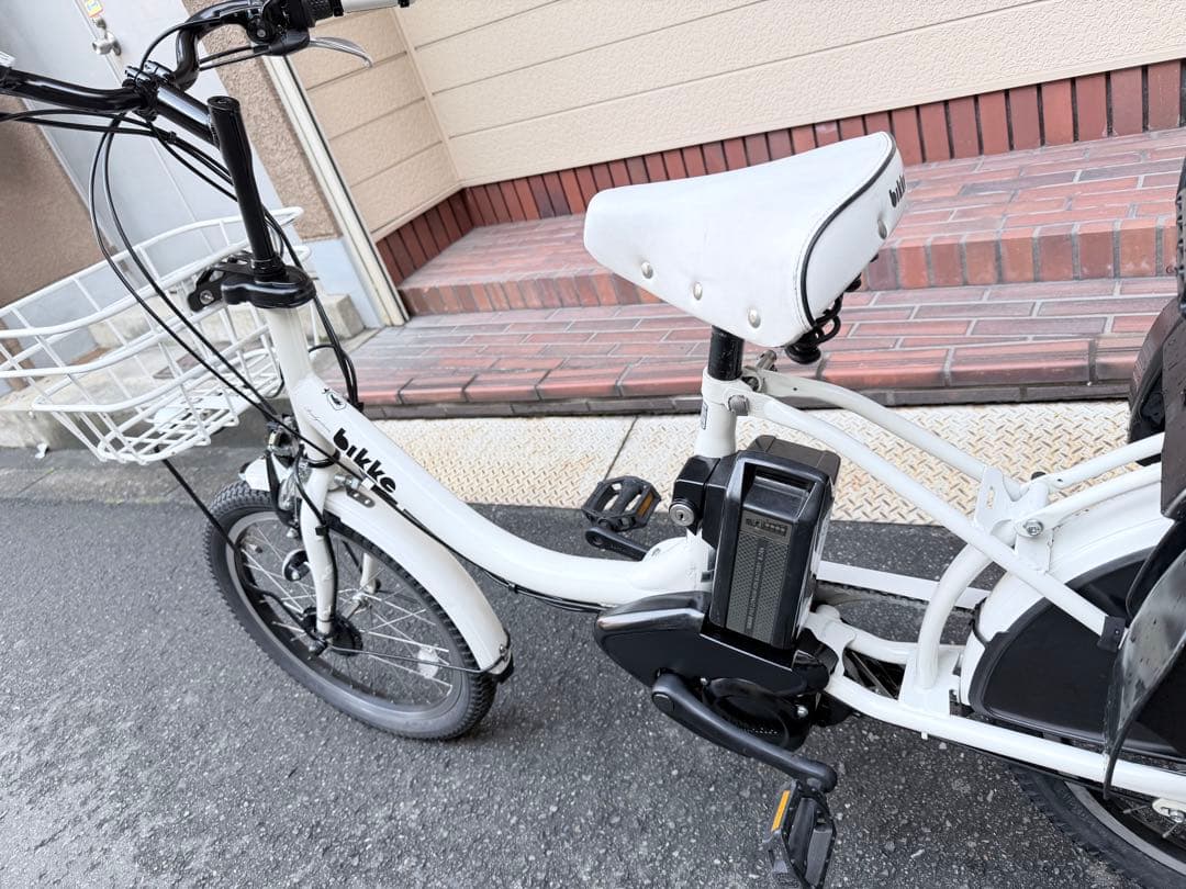 子供乗せ　ブリヂストン　電動アシスト自転車 チャイルドシート付き ホワイト