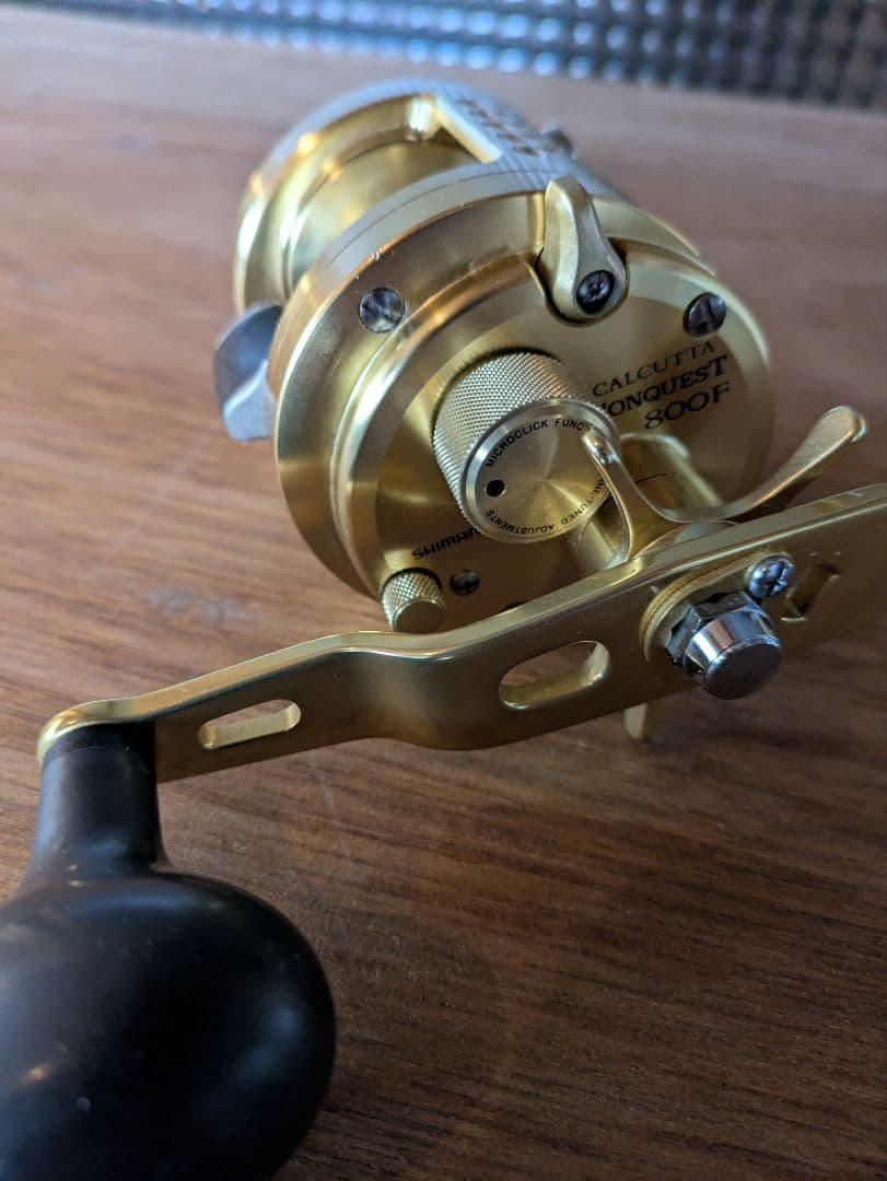 リール SHIMANO CALCUTTA CONQUEST 800F